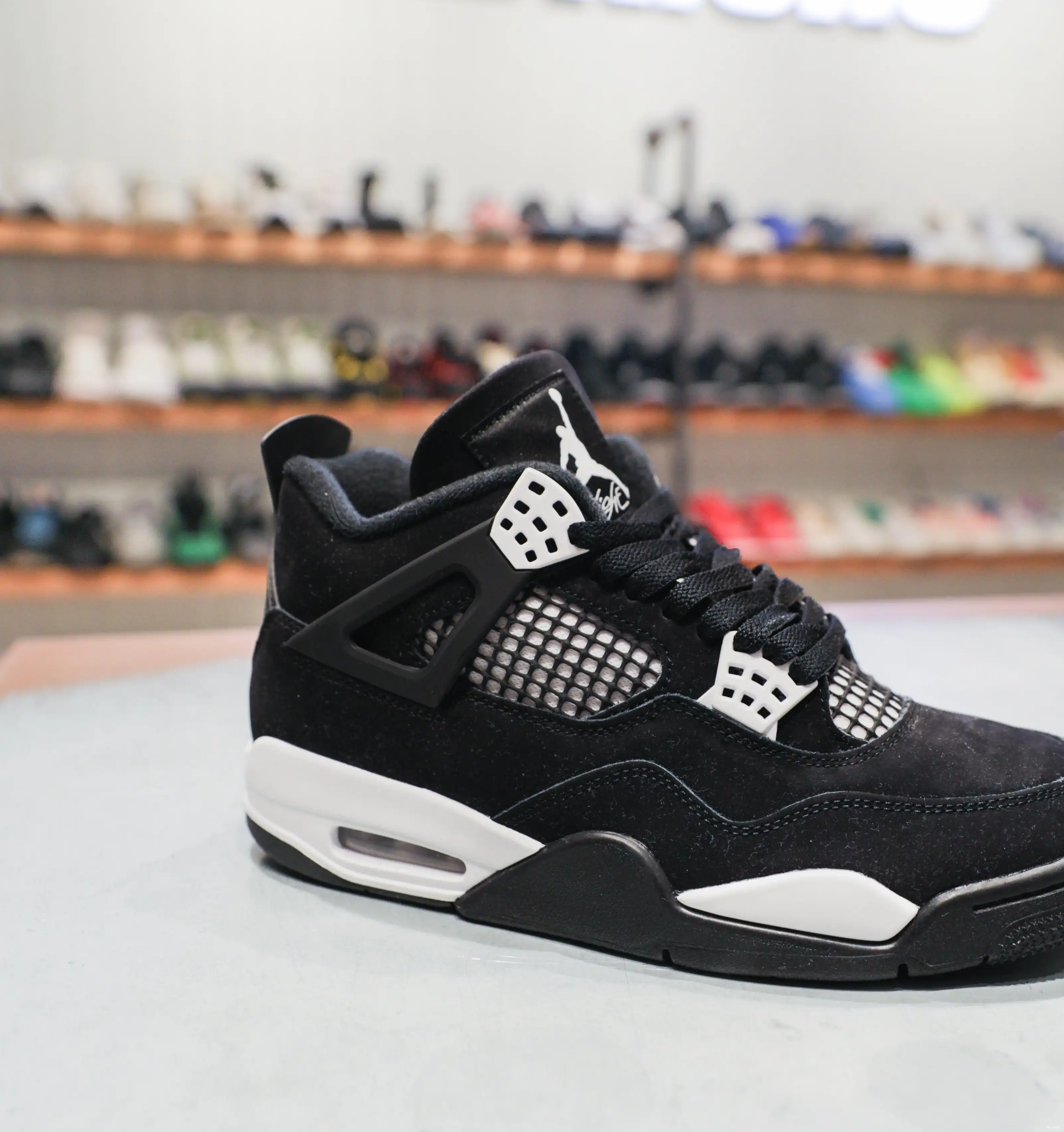 Retro Jordan White 4 Thunder 0502
